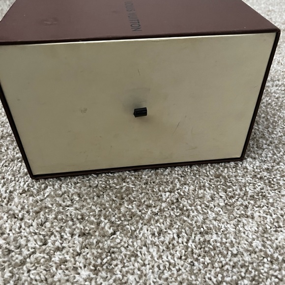 Super cute authentic Louis Vuitton size 37 with box and authenticity certificate - Picture 4 of 8